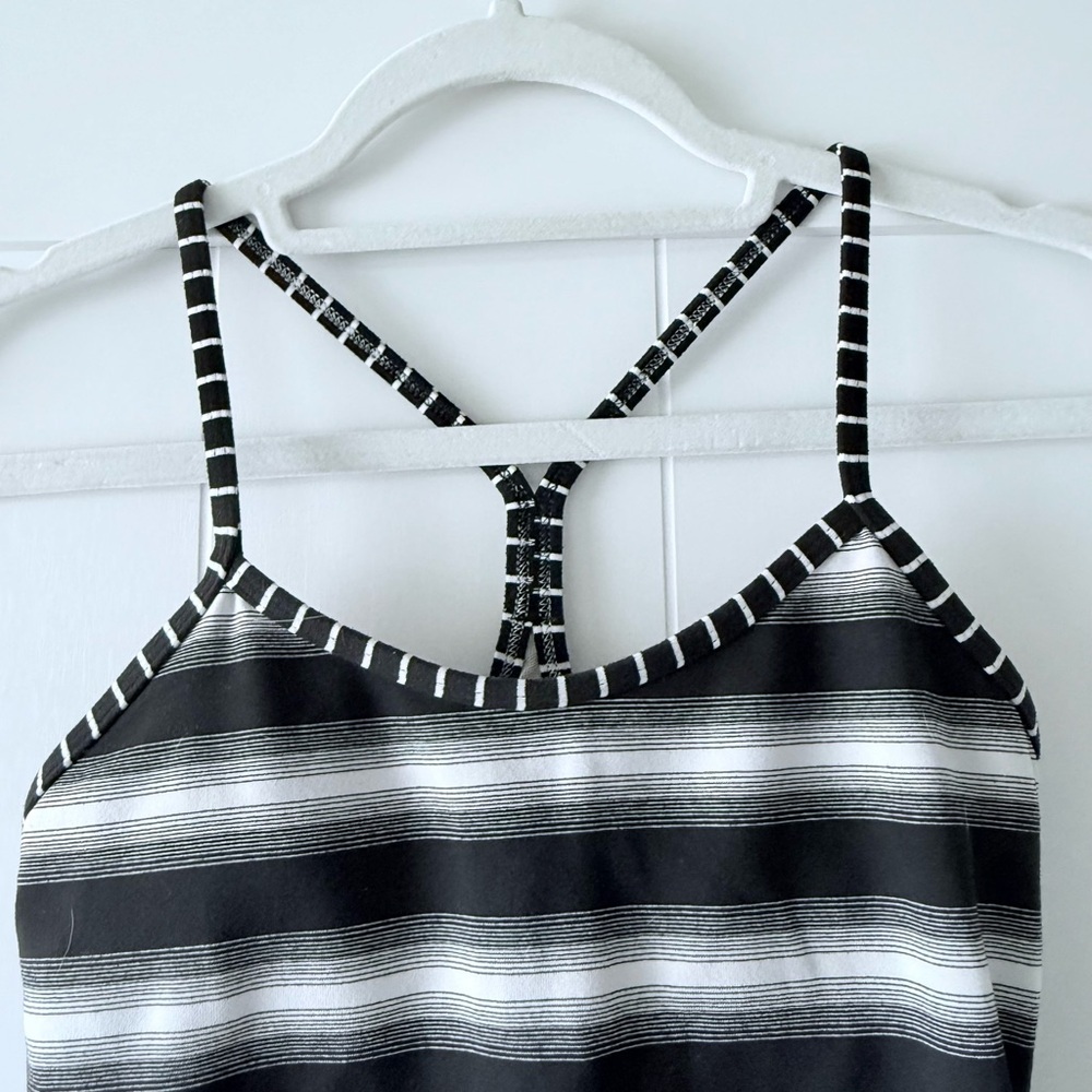 Lululemon athletica Women’s Power Y Work Out Tank Capilano Stripe Black White - Picture 13 of 15